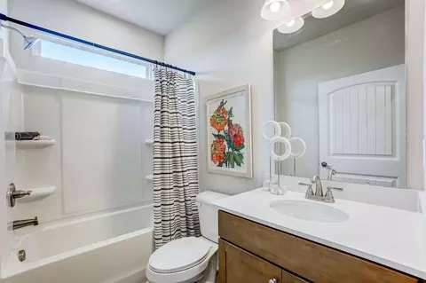 Bath - Quinelle Drive, Perry, GA 31069 photo 4 of 23