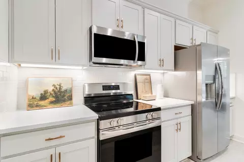 Kitchen - 21241 Shadow Bend Dr, Covington, LA 70435 photo 3 of 5