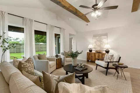 Living - Undisclosed, Broken Arrow, OK 74012 photo 5 of 8