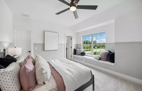 Bedroom - 16418 Cedarveil Ct, Conroe, TX 77302 photo 2 of 5