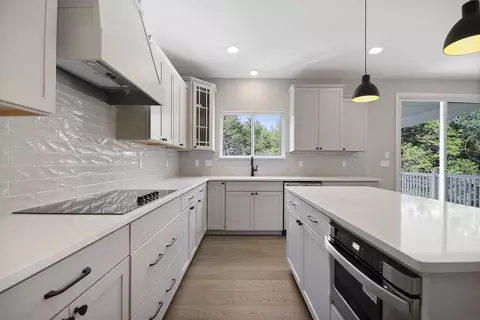 Kitchen - Everglades Dr, Ashland, MO 65010 photo 3 of 4
