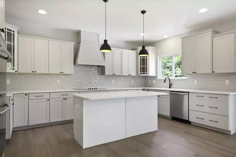 Kitchen - Everglades Dr, Ashland, MO 65010 photo 2 of 4