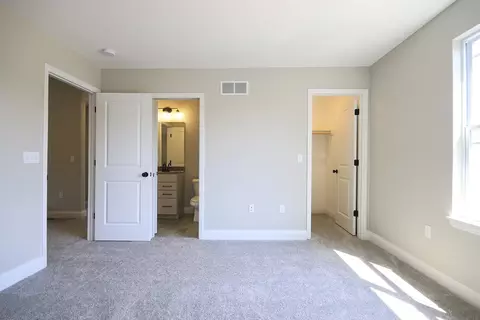 Bedroom - Everglades Dr, Ashland, MO 65010 photo 3 of 7