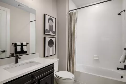 Bath - 2641 Broadleaf Dr, Frederick, MD 21702 photo 3 of 4