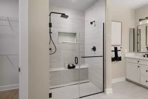 Bath - 2641 Broadleaf Dr, Frederick, MD 21702 photo 2 of 4