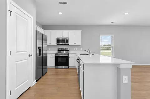 Kitchen - 136 Labrador Ln, Harvest, AL 35749 photo 2 of 4
