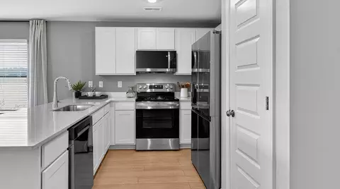 Kitchen - 136 Labrador Ln, Harvest, AL 35749 photo 3 of 4