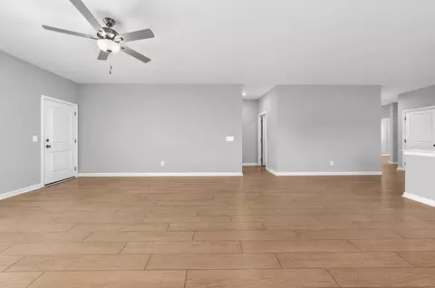 Living - 136 Labrador Ln, Harvest, AL 35749 photo 2 of 3