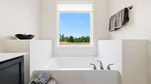 Bath - 479 Adhurst Dr, Enoree, SC 29335 photo 4 of 5