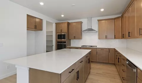 3329 S Zigzag Heron Dr, Saratoga Springs, UT 84045