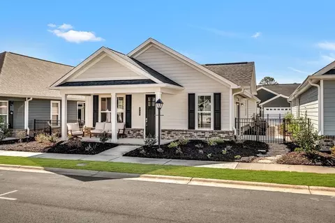 370 Kempton Ln, Dalton, GA 30721