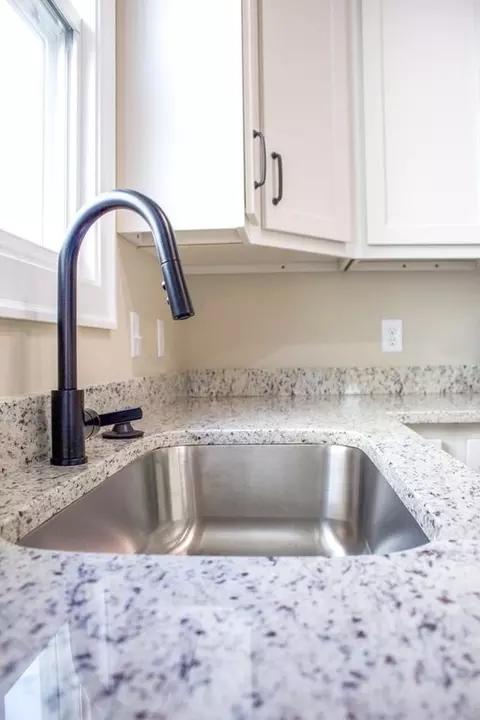 Kitchen - 370 Kempton Ln, Dalton, GA 30721 photo 3 of 4