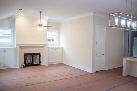 Living - 370 Kempton Ln, Dalton, GA 30721 photo 2 of 4