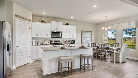 Kitchen - 2382 Hamilton Ridge Dr E, Mobile, AL 36695 photo 1 of 12