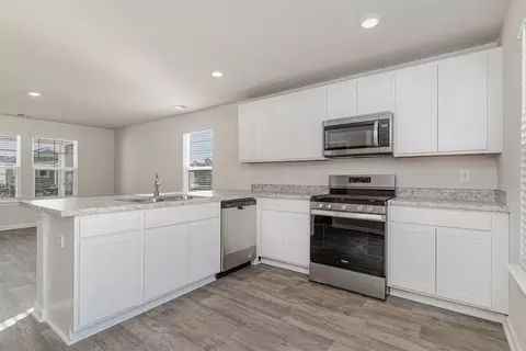 Kitchen - 433 Glacier Way, Conway, SC 29526 photo 2 of 3