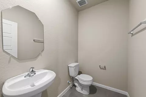 Bath - 23712 Bubbas Cir, Elmendorf, TX 78112 photo 1 of 4