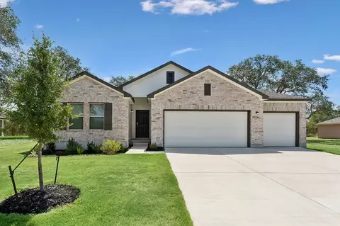 Exterior - 23551 Mathis Rd, Elmendorf, TX 78112 photo 9 of 12