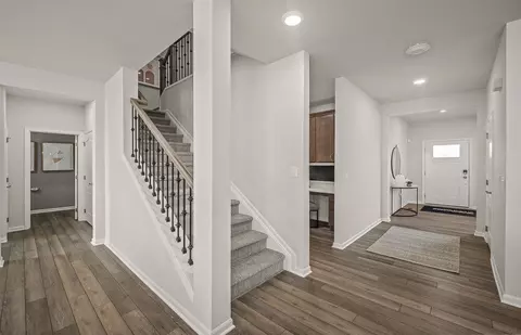 Entry Way - 702 Risdon Trl N, Saline, MI 48176 photo 3 of 8