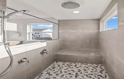 Bath - 702 Risdon Trl N, Saline, MI 48176 photo 3 of 5