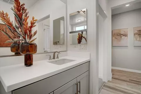 Bath - 1721 Autumn Sage Pl, Lompoc, CA 93436 photo 4 of 5