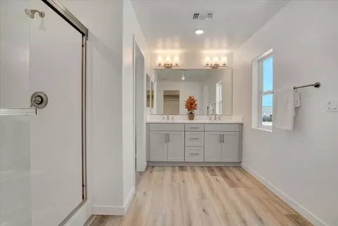 Bath - 1721 Autumn Sage Pl, Lompoc, CA 93436 photo 1 of 5