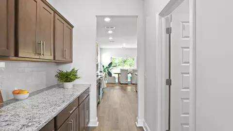 Entry Way - 102 Buckeye Rd, Guyton, GA 31312 photo 3 of 4