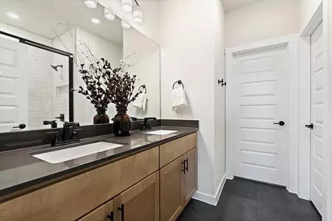 Bath - 209 Simba St, Georgetown, TX 78626 photo 5 of 6