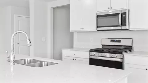 Kitchen - 655 Chipola Cir, Rehobeth, AL 36301 photo 2 of 6