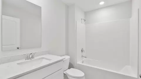 Bath - 655 Chipola Cir, Rehobeth, AL 36301 photo 4 of 7