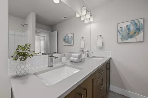 Bath - 3120 NE Boulder Crk, Bend, OR 97701 photo 2 of 2