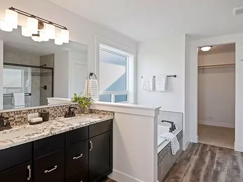 Bath - 377 N Eloise St, Kuna, ID 83634 photo 4 of 4