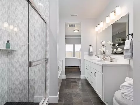 Bath - 377 N Eloise St, Kuna, ID 83634 photo 1 of 4