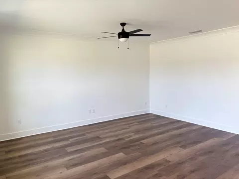 Living - 5906 Luckenbach Ln, Crestview, FL 32539 photo 2 of 2