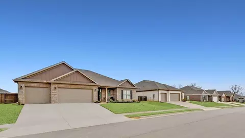 Exterior - 102 Willow Rose Ln, Madison, AL 35757 photo 3 of 7