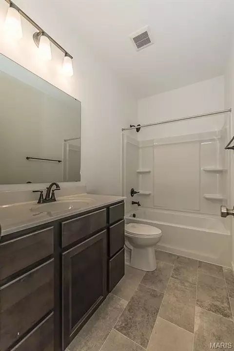 Bath - 207 Townshead Way, O'fallon, MO 63368 photo 1 of 2
