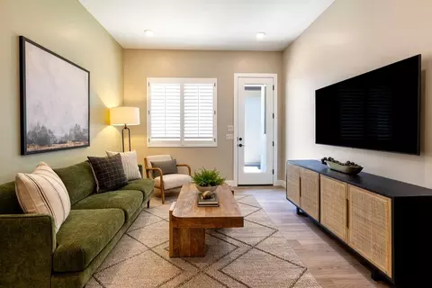 Living - 686 W Treasure Trl, Apache Junction, AZ 85120 photo 4 of 5