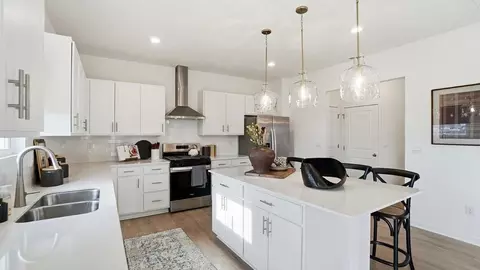 Kitchen - 105 Appleseed Way, Mount Vernon, OH 43050 photo 4 of 13