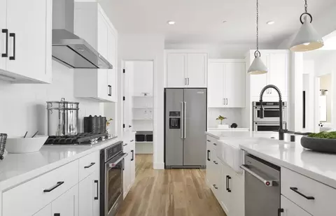 Kitchen - 825 River Bend Dr, Lathrop, CA 95330 photo 2 of 5