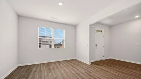 Living - 184 Melrose Ct, Jefferson, GA 30549 photo 1 of 7