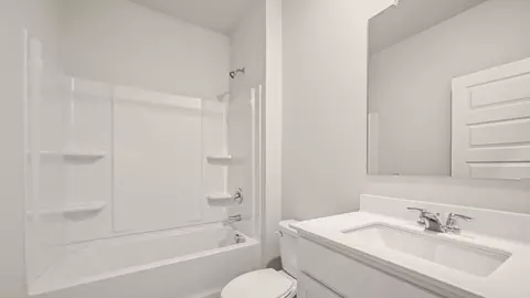 Bath - 184 Melrose Ct, Jefferson, GA 30549 photo 1 of 8