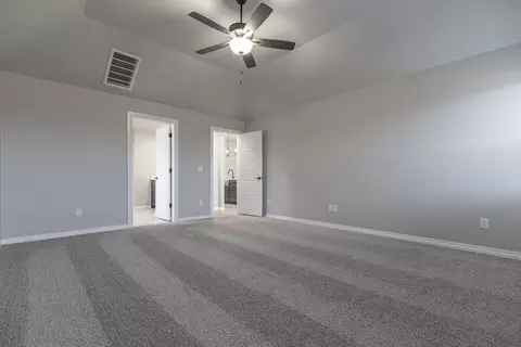 Bedroom - 932 Hydrangea Way, Edmond, OK 73034 photo 10 of 17