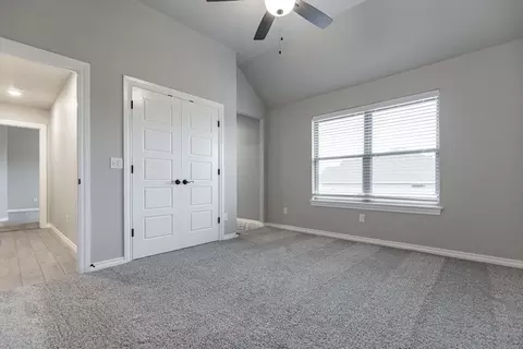 Bedroom - 932 Hydrangea Way, Edmond, OK 73034 photo 12 of 17