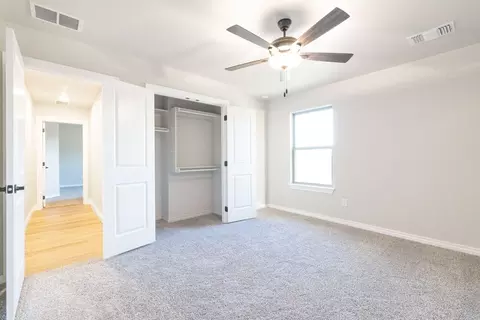 Bedroom - 932 Hydrangea Way, Edmond, OK 73034 photo 8 of 17