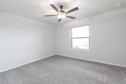 Bedroom - 932 Hydrangea Way, Edmond, OK 73034 photo 3 of 17