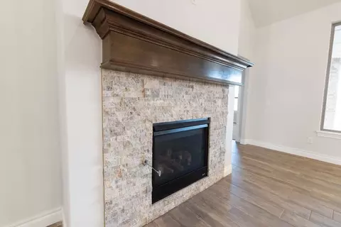 Living - 932 Hydrangea Way, Edmond, OK 73034 photo 3 of 19