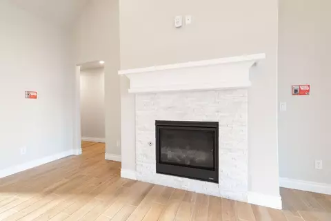 Living - 932 Hydrangea Way, Edmond, OK 73034 photo 6 of 19