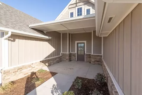 Exterior - 932 Hydrangea Way, Edmond, OK 73034 photo 19 of 30