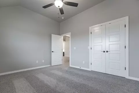 Bedroom - 932 Hydrangea Way, Edmond, OK 73034 photo 11 of 17