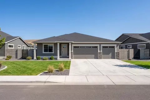 Exterior - 5705 Flathead Ave, Pasco, WA 99301 photo 1 of 7