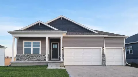 Exterior - 17101 Cook St, Bennington, NE 68007 photo 4 of 4